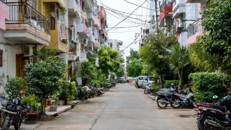 Noida Sector-15 में पार्किंग विवाद के दौरान 77 वर्षीय Prakash Chandra की मौत, IIT ग्रेजुएट पड़ोसी पर केस दर्ज