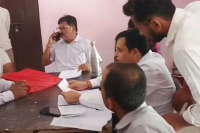 Motihari: जिंदा लोगों को कागजों में मृत दिखाकर उड़ाए 4,50,000 रुपये