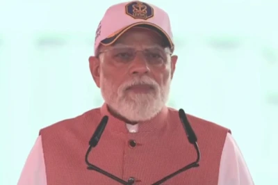 नौसेना को मिले 3 नए स्वदेशी युद्धपोत, प्रधानमंत्री मोदी बोले- मेकर बनने से ही बनेंगे डिसीजन मेकर