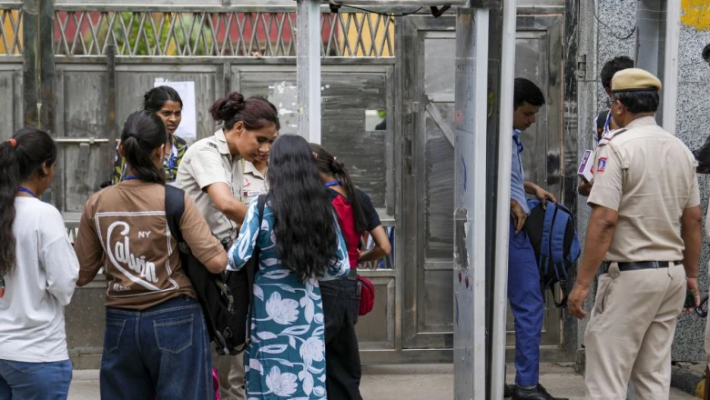 NEET UG री-एग्जाम 2026: लखनऊ में सुरक्षा के अभूतपूर्व इंतजाम, 75 केंद्रों पर भारी पुलिस बल तैनात