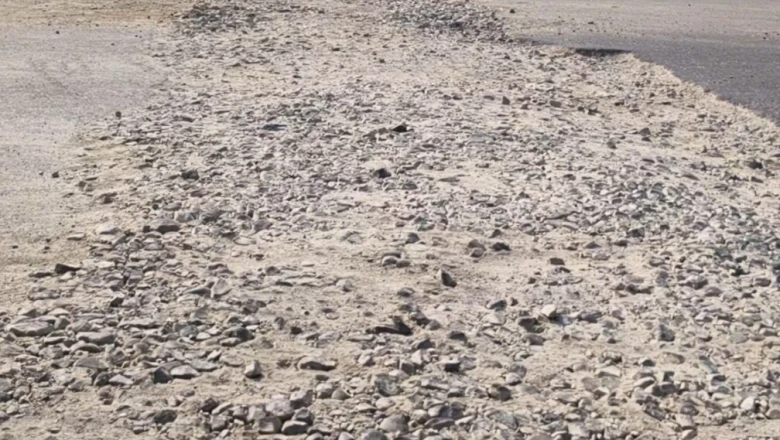 स्मार्ट सिटी देहरादून की बदहाल सड़कें, गड्ढों के बीच रेंगने को मजबूर हैं आम लोग