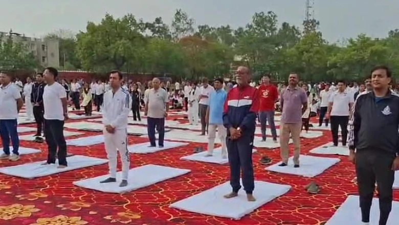 विदिशा में 12वां अंतरराष्ट्रीय योग दिवस पर दिखा उत्साह, हजारों लोगों ने किया योगाभ्यास