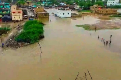 तमिलनाडु में मौसम का मिजाज सख्त: 40 किमी की रफ्तार से चलेगी हवा, इन 5 जिलों में भारी बारिश का अलर्ट