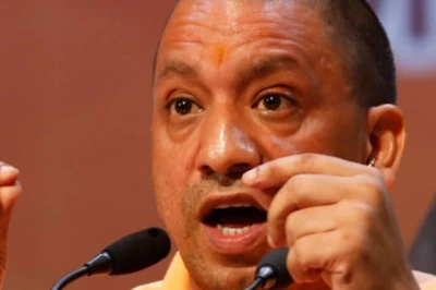 लखनऊ अग्निकांड: मुख्यमंत्री योगी ने घटनास्थल का लिया जायजा, मृतकों के परिजनों को 5-5 लाख की आर्थिक मदद का ऐलान