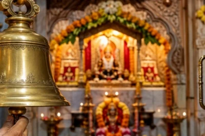 पूजा में घंटी बजाने का सही विधान, जानें कितनी बार घंटी बजाना माना जाता है शुभ