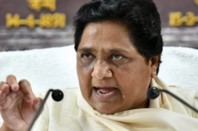 यूपी चुनाव: मायावती ने खेला ब्राह्मण कार्ड, समाजवादी पार्टी की बढ़ी चिंता