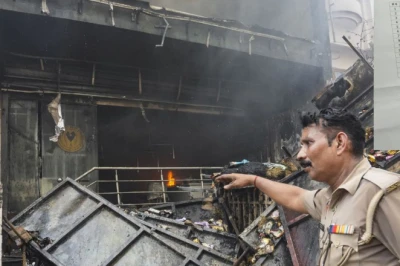 लखनऊ कोचिंग सेंटर अग्निकांड: जान गंवाने वाले 15 लोगों की पहचान हुई, घायलों की सूची भी जारी