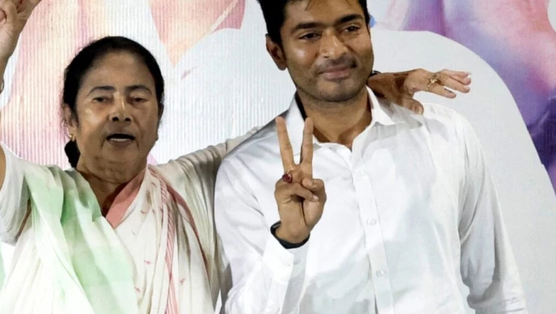 तृणमूल कांग्रेस में बड़ा संकट, बागियों ने ममता बनर्जी को हटाया पद से