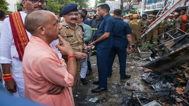 अलीगंज अग्निकांड पर एलडीए का कड़ा रुख, बिल्डिंग को गिराने का नोटिस जारी