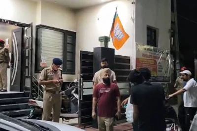 बठिंडा: बीजेपी नेता के क्लीनिक पर पेट्रोल बम से हमला, इलाके में फैली दहशत