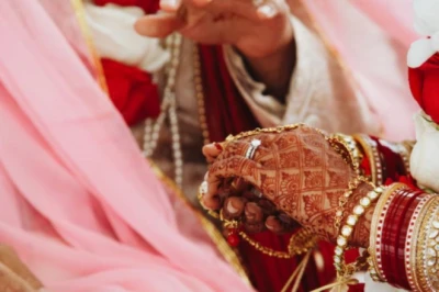 सुगौली में शादी के बीच मचा बवाल, नकली जेवर पकड़े जाने पर दुल्हन ने विवाह से किया इनकार