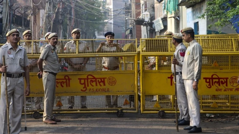 बम की झूठी धमकी देने वाली महिला गिरफ्तार, देशभर में भेज चुकी है 200 से ज्यादा फर्जी ईमेल
