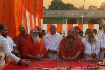 अयोध्या: राम मंदिर परिसर में शेषावतार मंदिर पर लहराया ध्वज, गूंजे जयकारे, उपमुख्यमंत्रियों का दौरा रद्द