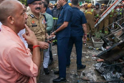 लखनऊ अग्निकांड के बाद एक्शन में योगी सरकार, बेसमेंट में कोचिंग और नर्सिंग होम पर लगाई रोक