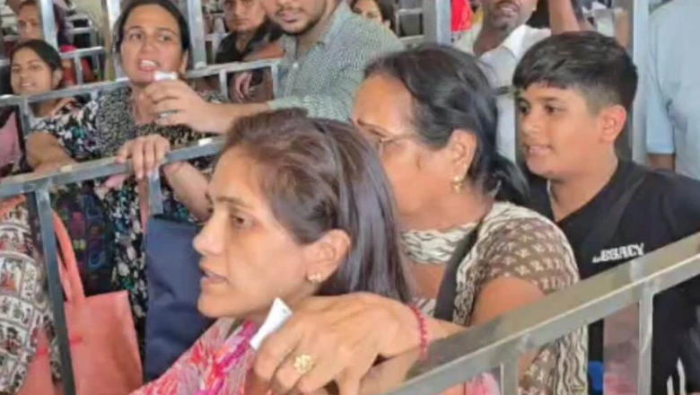माता वैष्णो देवी यात्रा: रिकॉर्ड संख्या में पहुंच रहे श्रद्धालु, क्या है इस बार की भीड़ की असली वजह