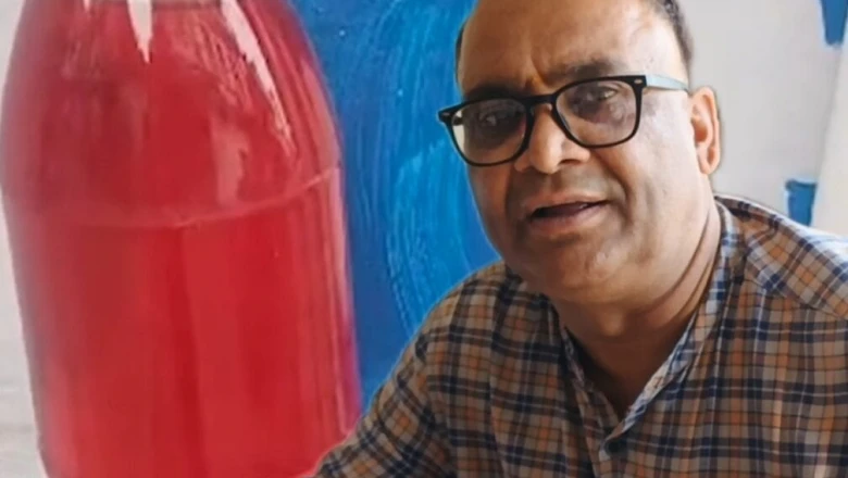 क्या सच में लाल रंग की बोतल से भागते हैं कुत्ते? एक्सपर्ट ने बताया वायरल दावे का सच