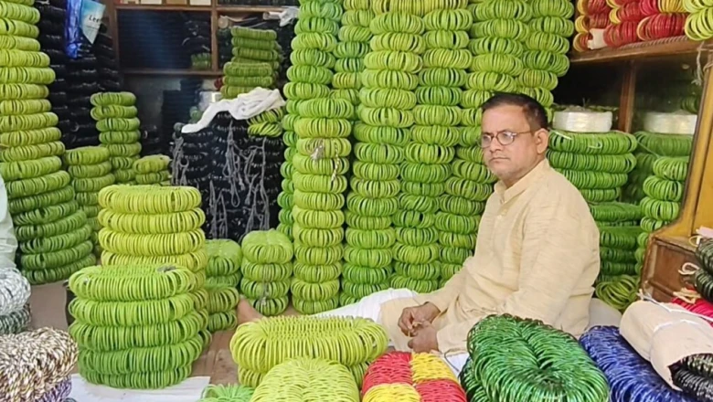सावन के रंग में रंगा फिरोजाबाद, हरी चूड़ियों की भारी मांग से व्यापारियों के खिले चेहरे