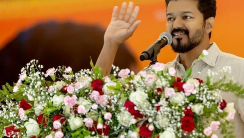 तमिलनाडु को मिली 300 नई बसों की सौगात, मुख्यमंत्री थलापति विजय ने दी हरी झंडी