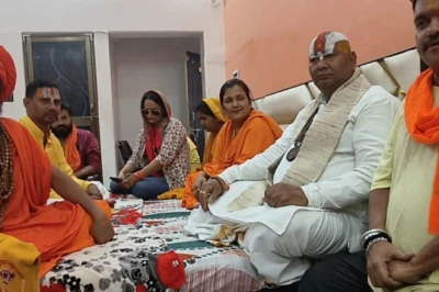 अयोध्या में अरविंद केजरीवाल का कड़ा विरोध, संतों ने दी काला झंडा दिखाने की चेतावनी