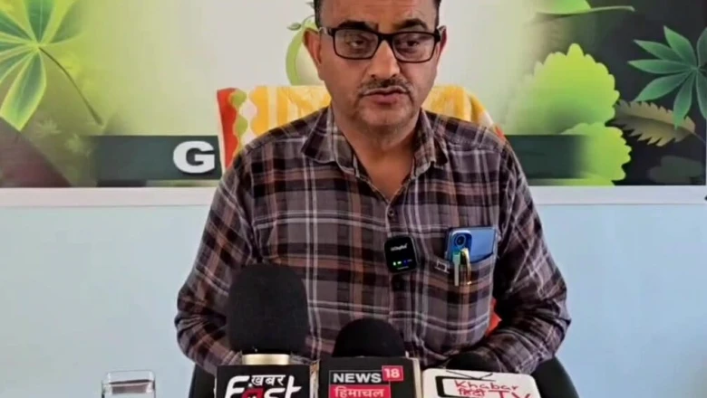 हिमाचल प्रदेश: स्कूल में शराब पीकर आने का शिक्षक पर लगा आरोप, वीडियो वायरल होने के बाद मचा हड़कंप