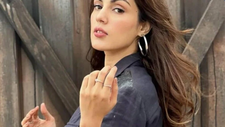 6 साल बाद छलका रिया चक्रवर्ती का दर्द, बोलीं- दरवाजे की घंटी आज भी देती है पुराने दिनों की याद