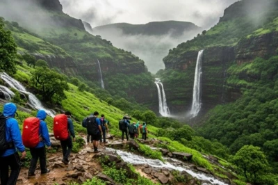 मानसून में लोनावला की खूबसूरती देखनी है तो जरूर करें इन 5 जगहों की ट्रेकिंग