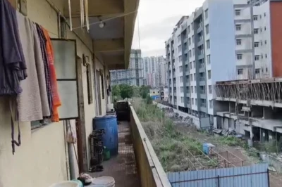 पुणे में मां और दो बच्चों के शव मिले, मुंबई लोकल ट्रेन में चाकू मारकर युवक की हत्या