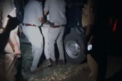 बरेली जेल से फरार कैदी मुठभेड़ के बाद गिरफ्तार, पैर में लगी गोली