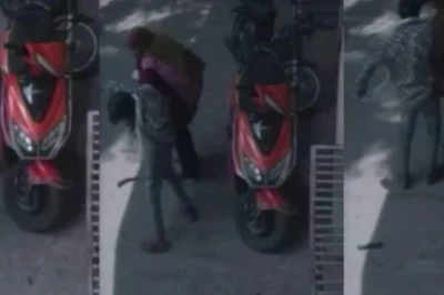 उज्जैन के दवा बाजार में दिनदहाड़े खौफनाक वारदात: 19 साल की युवती पर चाकू से जानलेवा हमला, आरोपी फरार