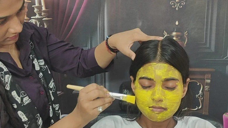 गर्मी में चेहरे की चमक बनी रहेगी बरकरार, मेकअप एक्सपर्ट के बताए इन देसी नुस्खों से पाएं पिंपल्स और टैनिंग से छुटकारा