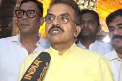 उद्धव ठाकरे के खेमे में मची हलचल, संजय निरुपम का दावा- 15 से 16 विधायक पाला बदलने को तैयार