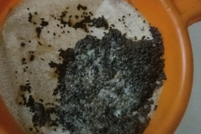घर की सफाई के लिए फिनायल की जगह इस्तेमाल करें चाय की बची हुई पत्ती, जानें इसे इस्तेमाल करने का असरदार तरीका