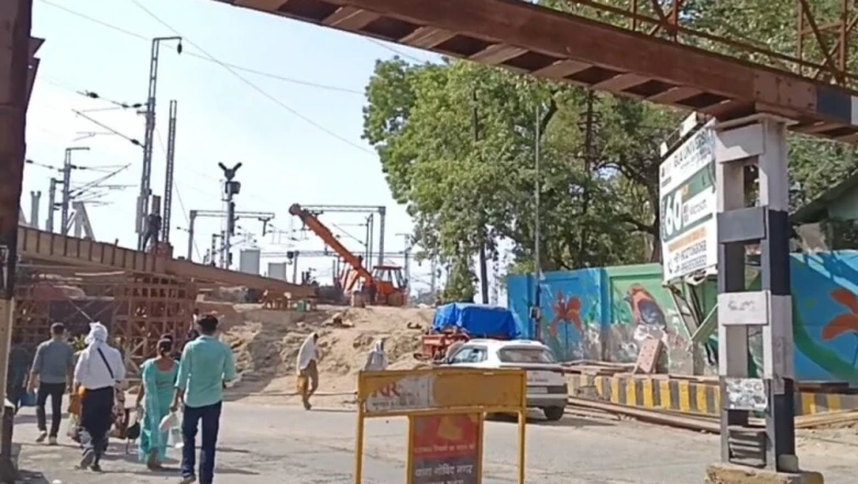 मथुरा में सड़क और रेलवे लाइन निर्माण के कारण रास्ता बदला, जानें कौन से मार्ग रहेंगे बंद