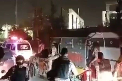 पाकिस्तान के कराची में रेंजर्स ऑफिस पर बड़ा हमला, कई धमाकों और गोलीबारी से दहला शहर
