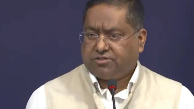 कराची आतंकी हमले पर पाकिस्तान के आरोपों पर भारत का कड़ा प्रहार, कहा- आतंकवाद के संरक्षक न सिखाएं सबक