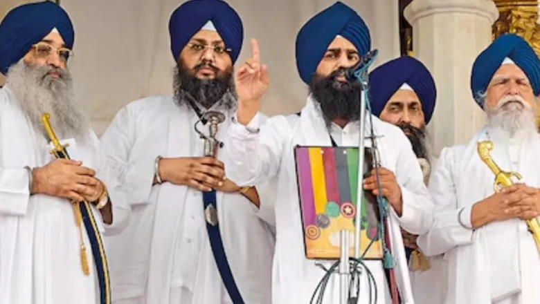 अकाल तख्त के सामने हाजिर हुए पंजाब के सिख विधायक और मंत्री, बेअदबी कानून पर मांगा गया स्पष्टीकरण