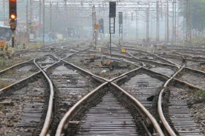 धनबाद होकर चलने वाली 4 ट्रेनों के रूट में बदलाव, 3 महीने तक रहेगा असर