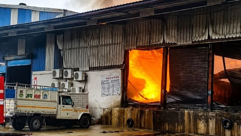 पटना में तेल और डालडा के गोदाम में लगी भयानक आग, करोड़ों के नुकसान की आशंका