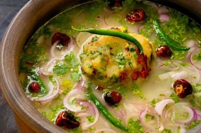 भीषण गर्मी में राहत पाने के लिए ट्राई करें ओड़िशा का मशहूर पखाला भात, जानिए इसे बनाने की आसान विधि