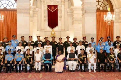 राष्ट्रपति भवन में वीरता का सम्मान, 105 सैन्य योद्धाओं को विशिष्ट सेवा अलंकरण से नवाजा गया