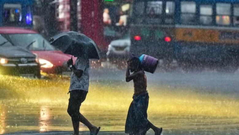 दिल्ली में बारिश की दस्तक, यूपी-बिहार में आंधी-तूफान का दौर, बंगाल में रेड अलर्ट; मौसम विभाग की बड़ी चेतावनी