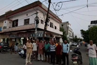 बरेली: शास्त्री नगर में बिजली के लिए हाहाकार, 24 घंटे में सिर्फ 7 घंटे मिल रही है आपूर्ति