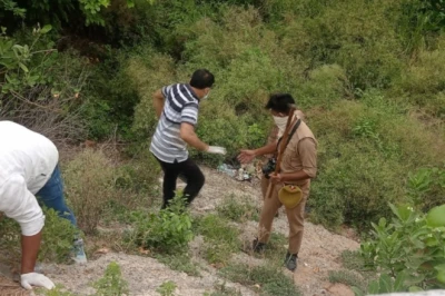 मऊ: हाईवे पुल के नीचे मिला सिर कटा शव, कृत्रिम पैर से पहचान की उम्मीद