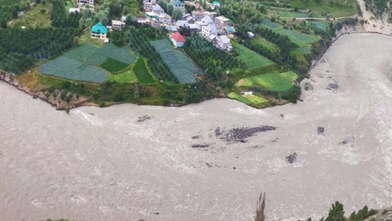 हिमाचल प्रदेश में कुदरत का कहर: लाहौल में बाढ़ से मनाली-लेह हाईवे ठप, मनाली में 14 वर्षीय बच्ची की दर्दनाक मौत