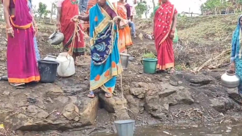 ग्राउंड रिपोर्ट: मंडला के इस गांव में लोग पी रहे कीचड़ जैसा पानी, सरकारी 'हर घर जल' योजना का कहीं अता-पता नहीं