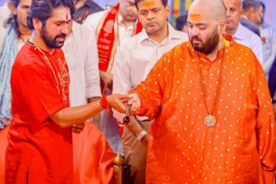 बागेश्वर धाम पहुंचे अनंत अंबानी: धीरेंद्र शास्त्री के सानिध्य में लगाई अर्जी, किया कन्या पूजन