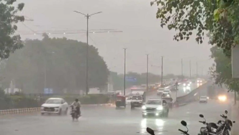 दिल्ली-NCR में मानसून की धमाकेदार दस्तक, मुंबई में भारी बारिश से थमी रफ्तार; यूपी और बिहार समेत 12 राज्यों में आंधी-तूफान का अलर्ट