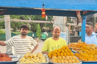 जमशेदपुर के 'पकौड़ा किंग' के मुरीद हैं लोग, दुकान सजने से पहले ही लग जाती है भीड़, मात्र ₹30 में मिलता है लाजवाब स्वाद