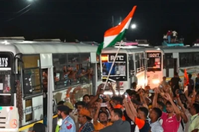 अमरनाथ यात्रा 2026 का भव्य आगाज: उपराज्यपाल मनोज सिन्हा ने पहले जत्थे को दिखाई हरी झंडी, बम-बम भोले के जयकारों से गूंजी जम्मू नगरी