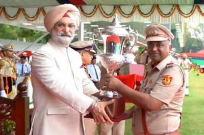 दिल्ली पुलिस परेड: ग्रेटर कैलाश-I बना राजधानी का सबसे साफ-सुथरा थाना, उपराज्यपाल तरणजीत सिंह संधू ने दिया स्वच्छता पुरस्कार